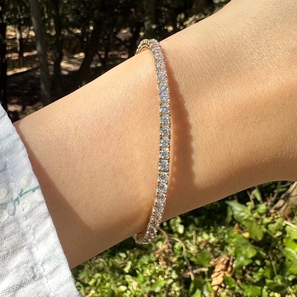 Neiman Marcus Jewelry - 14k 8ct Tennis Bracelet